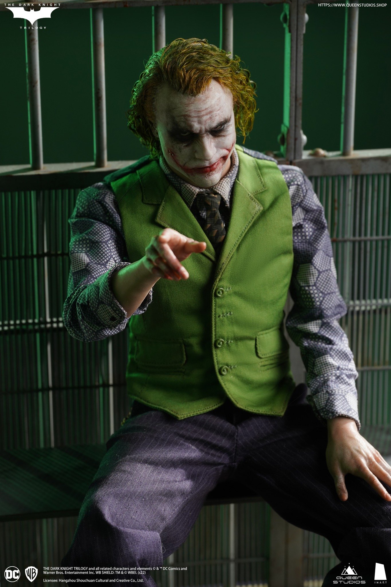 DC - INART Queen Studios  hot toys ジョーカー 2体 Amazon.co.jp: Queen Studios INART 1/6 ダークナイト JOKER