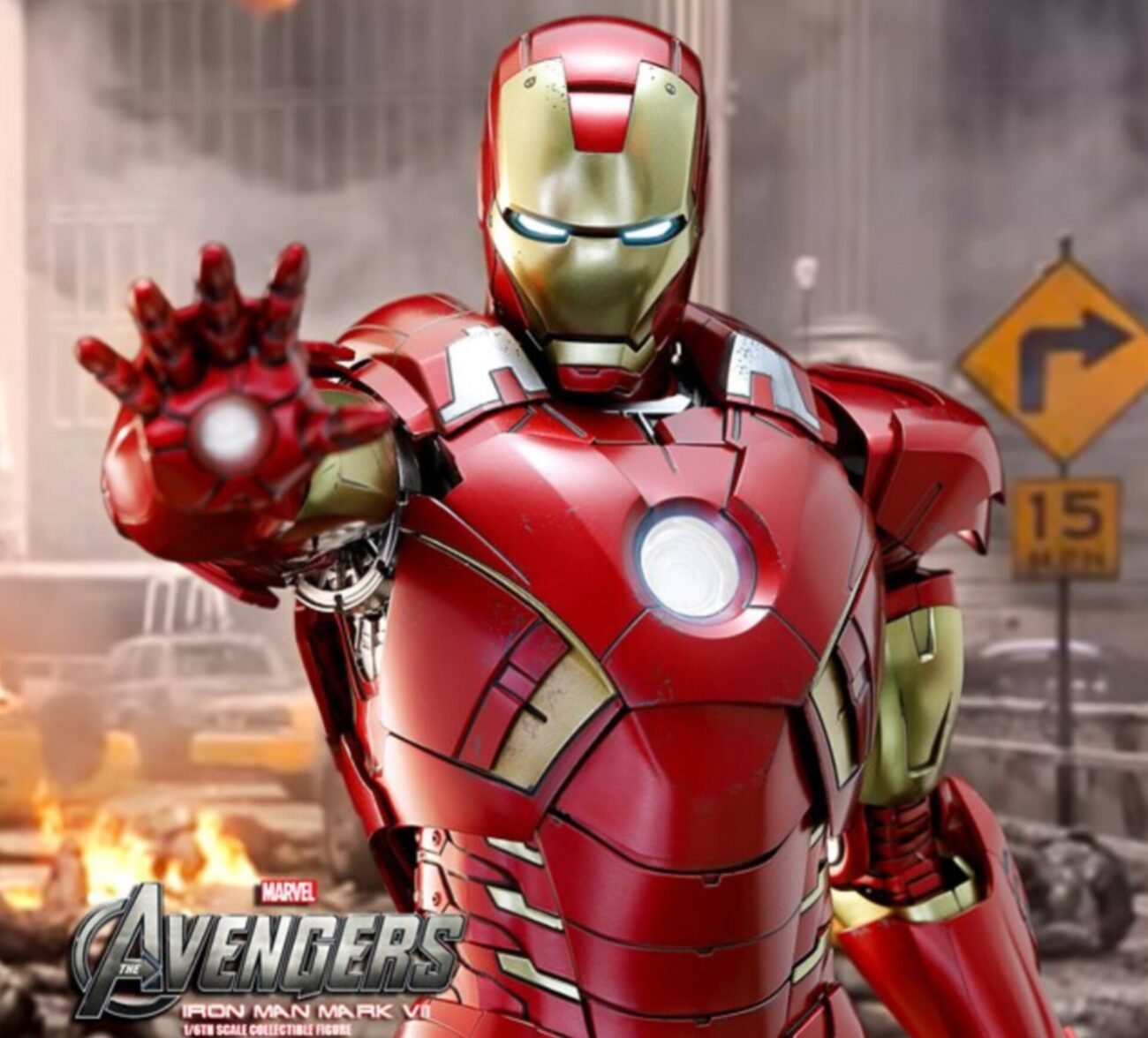 IRON MAN MARK VII Sixth Scale Figure by Hot Toys