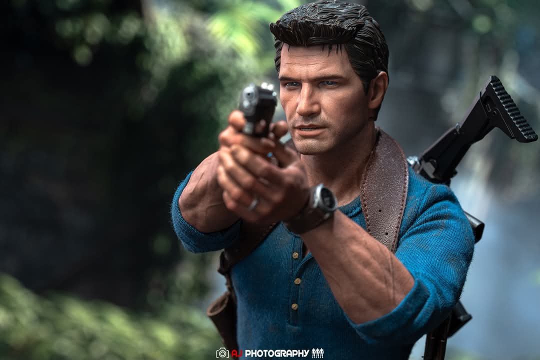 LIMTOYS – Nathan Drake 1/6 Scale Collectible Figure LIMTOYS – Nathan Drake 1/6 Scale Collectible Figure