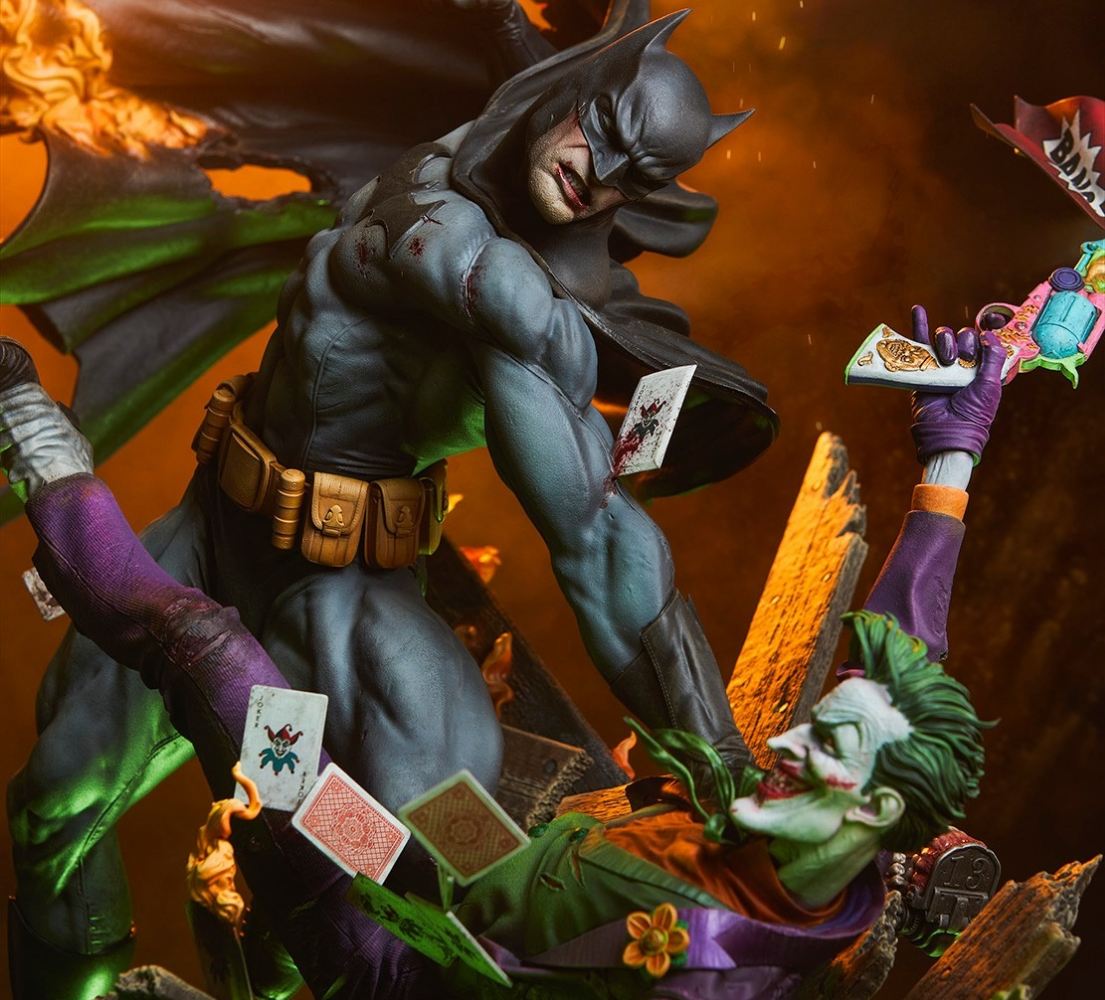 Batman vs The Joker: Eternal Enemies Premium Format™ Figure by Sideshow Collectibles