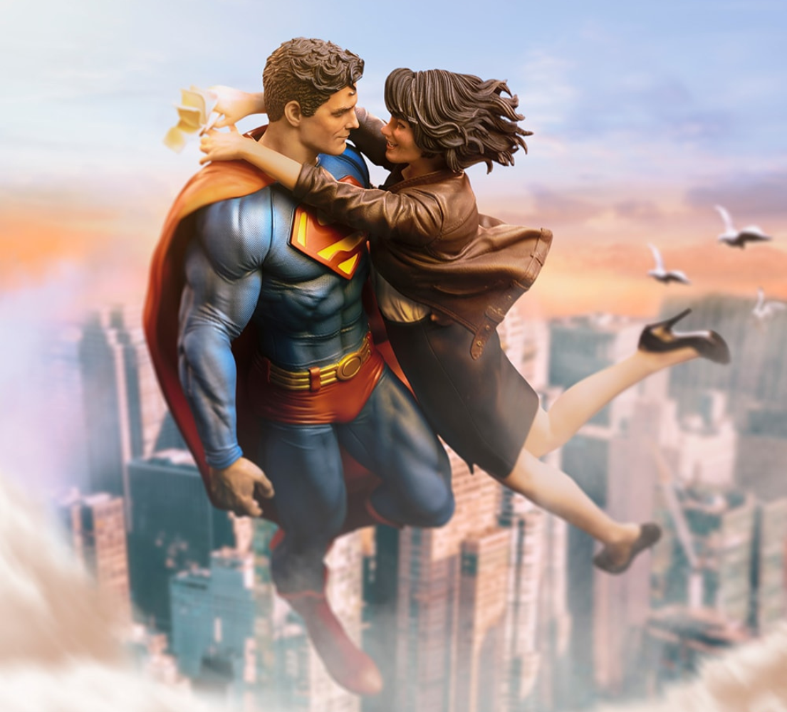Superman and Lois Lane Sixth Scale Diorama by Iron Studios