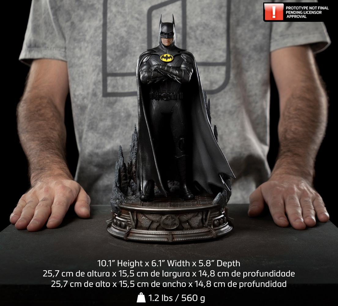 Batman Deluxe 1:10 Scale Statue by Iron Studios
