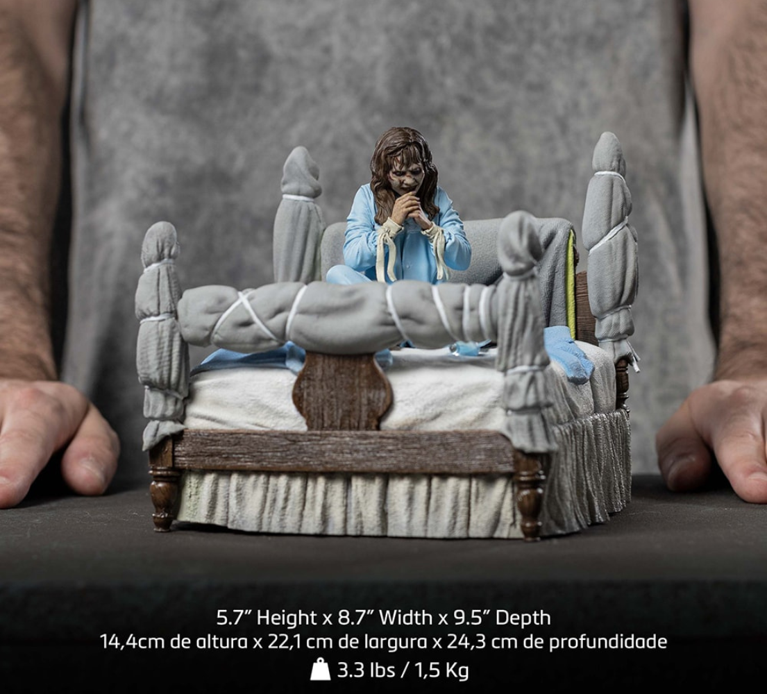Possessed Regan MacNeil Deluxe 1:10 Scale Statue by Iron Studios