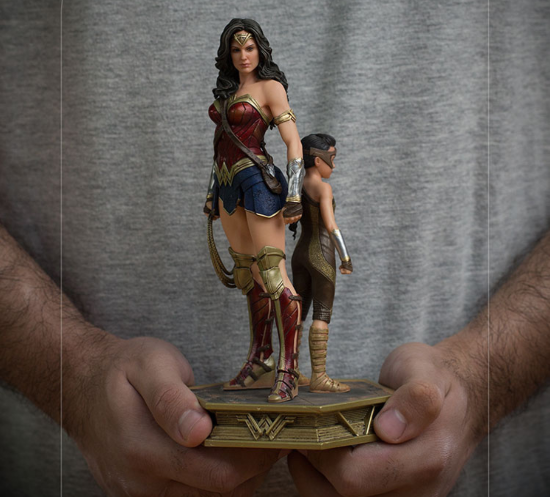Wonder Woman & Young Diana 1:10 Scale Statue by Iron Studios