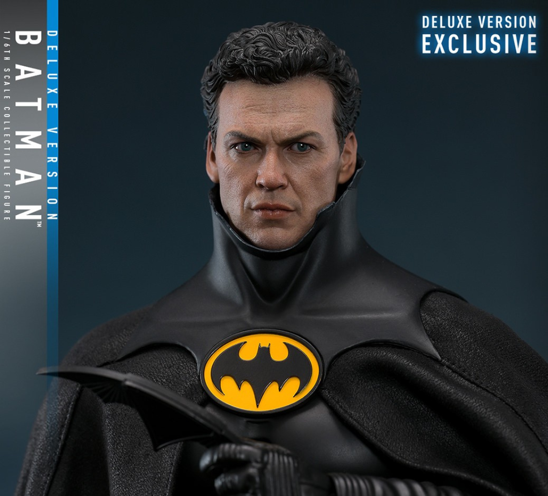 Batman (Deluxe Version) Sixth Scale Figure by Hot Toys